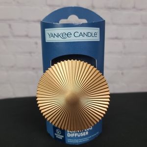 Yankee Candle Scentplug Diffuser. Pleated Sun.